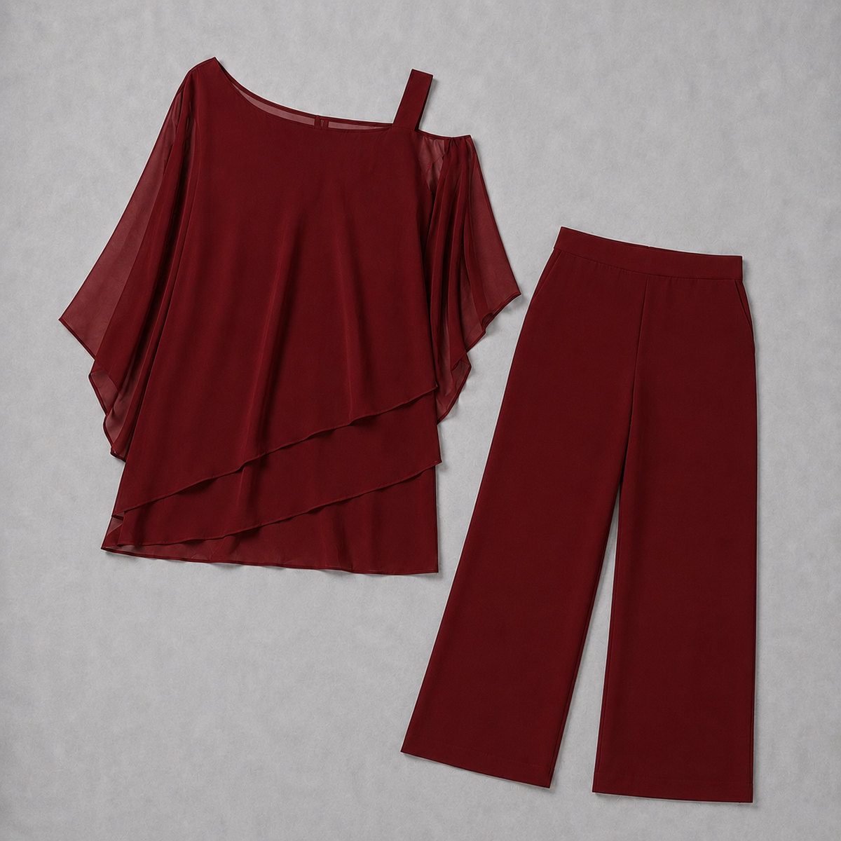 Conjunto de dos piezas Mariella™ de Warszawska Elegancja con diseño en capas, visible en la imagen.