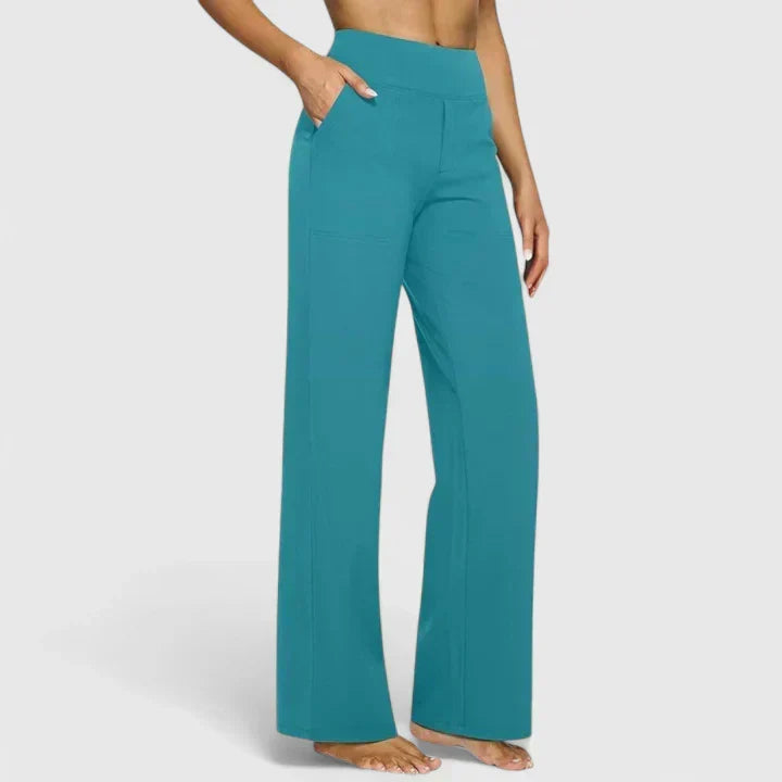 Pantalones cómodos Jasmynne de la marca Warszawska Elegancja, en color neutro, con diseño casual y tela suave.