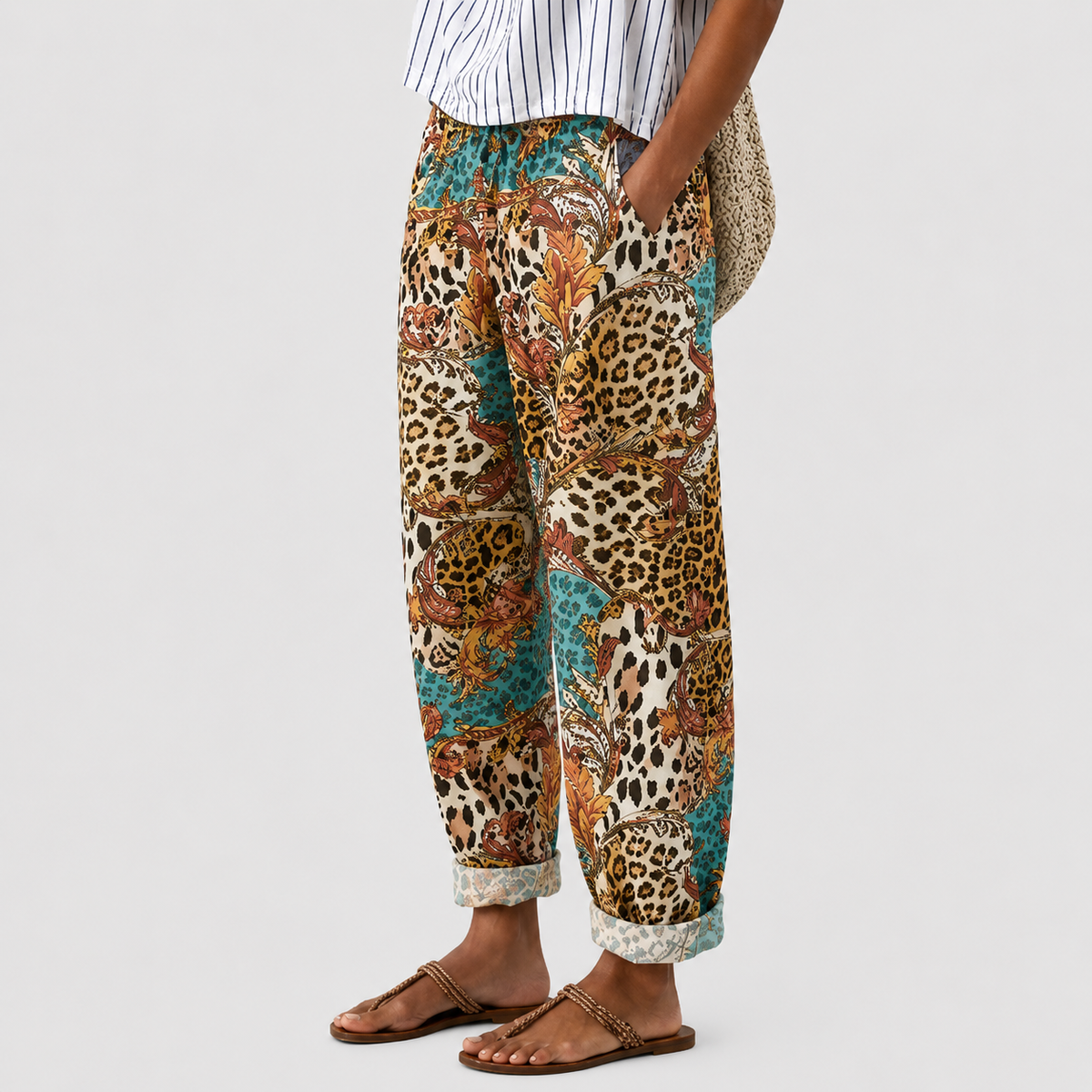 Pantalones Laguna Luxe Comfort de Warszawska Elegancja, pantalones de tela suave y elegante en color neutro.