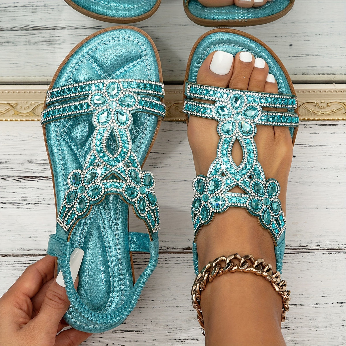 Sandalias ortopédicas Ariella de estilo boho con banda en tonos neutros, ideales para comodidad y moda.