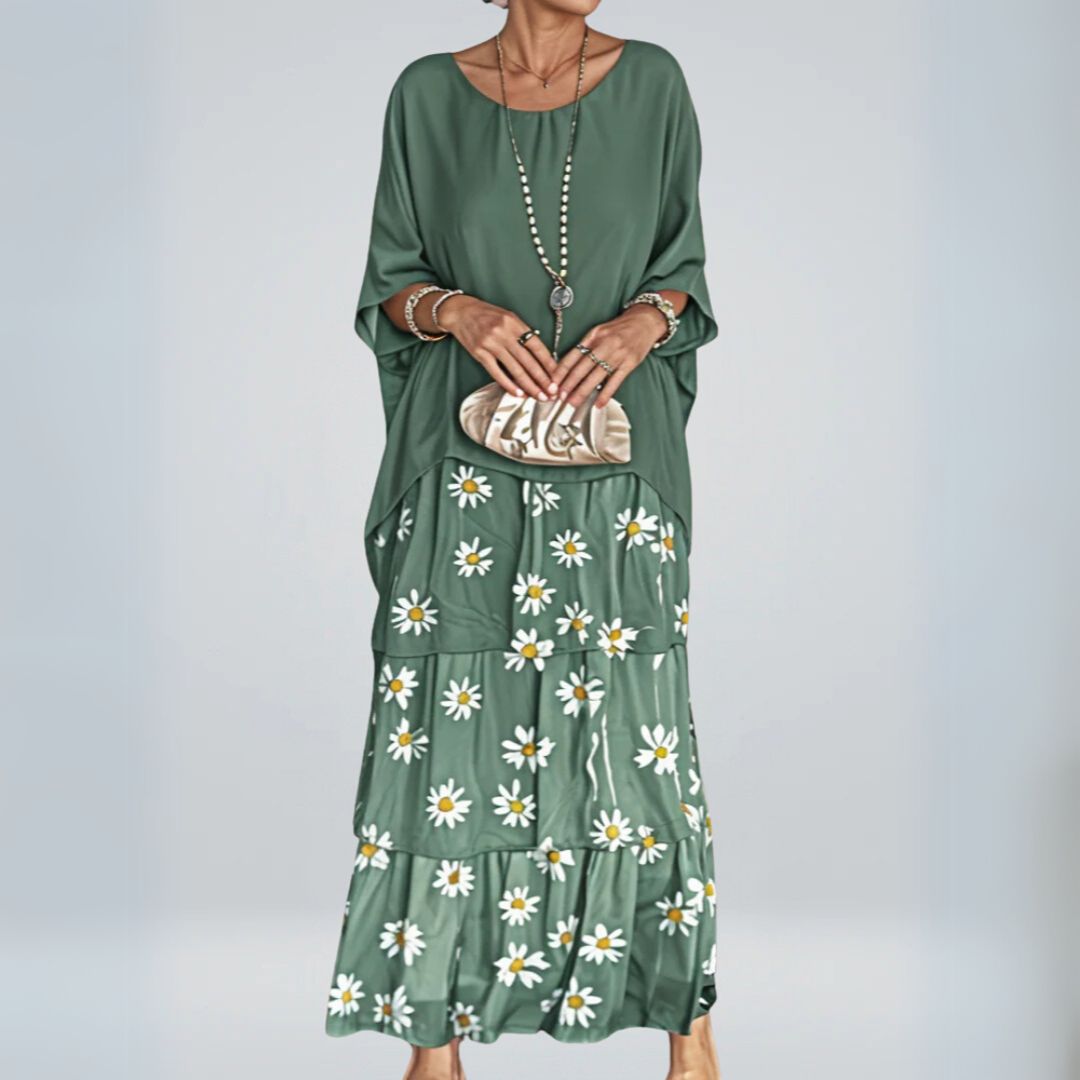 Vestido maxi elegante y fresco de Warszawska Elegancja, con diseño sofisticado y tela ligera para comodidad y estilo.