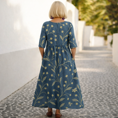 Vestido cómodo Teresa de Warszawska Elegancja, estilo clásico, en color neutro, con corte elegante y detalles sencillos.