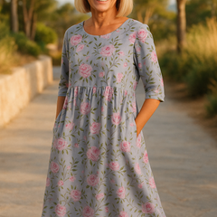 Vestido Teresa de Warszawska Elegancja, cómodo y clásico, con corte elegante y detalles sofisticados.