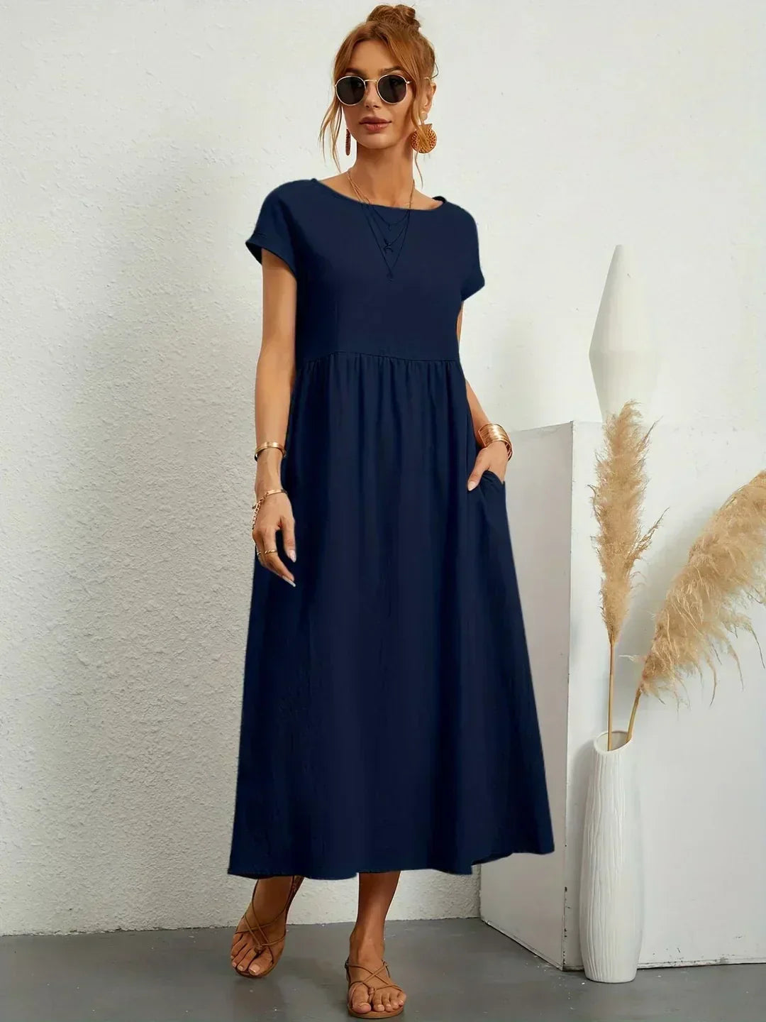 Vestido Irena de Warszawska Elegancja, vestido ligero y femenino con estilo elegante para mujer.