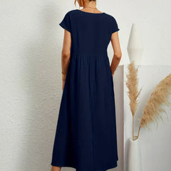 Vestido Irena de Warszawska Elegancja, vestido ligero y femenino con diseño elegante y estilo sofisticado.