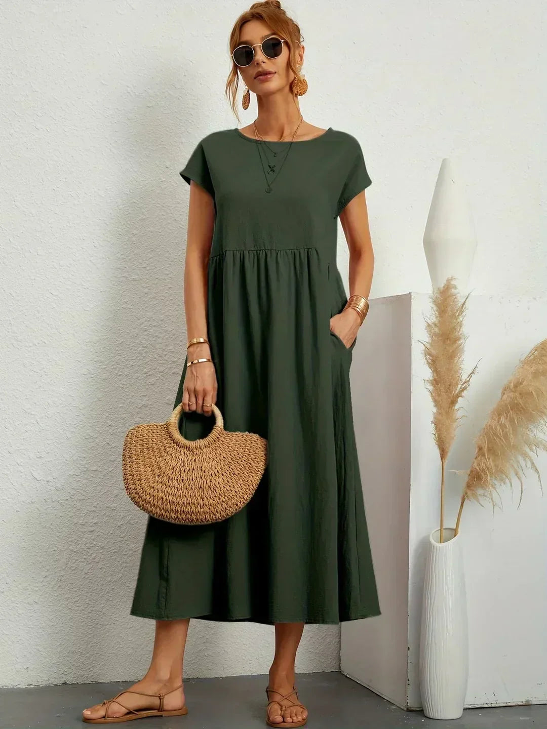Vestido Irena de Warszawska Elegancja, vestido ligero y femenino con elegante diseño para mujer.