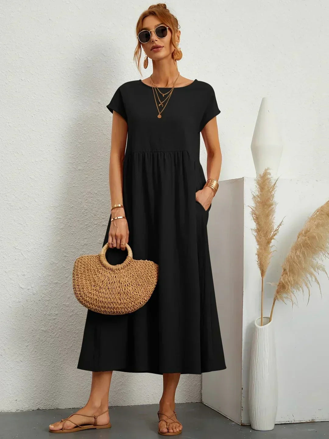 Vestido Irena de Warszawska Elegancja, diseño ligero y femenino, con detalles elegantes y corte favorecedor para mujer.