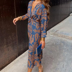 Vestido largo boho Grażyna de Warszawska Elegancja, mujer con diseño ligero y fluido, ideal para looks elegantes y casuales.
