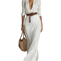 Vestido maxi elegante Amara de Warszawska Elegancja, muestra su diseño sofisticado y detalles en la imagen.