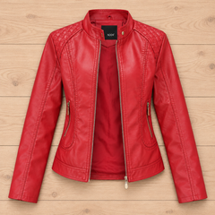 Chaqueta de cuero para mujer de la marca Warszawska Elegancja, en color rojo con diseño acolchado y estilo biker elegante.