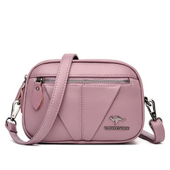 Bolsa compacta de cuero Kamila de Warszawska Elegancja, vista de frente mostrando detalles y textura de la piel.