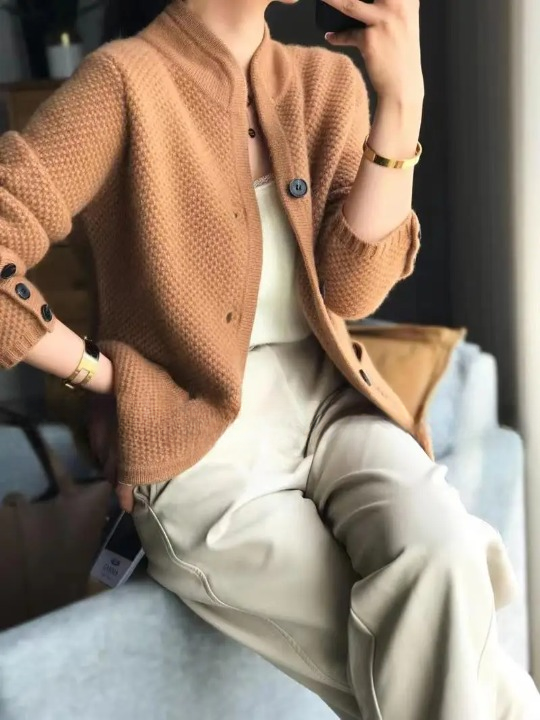 Lucille | Damski kardigan z miękkiego kaszmiru, zapinany na guziki, o klasycznym i eleganckim kroju