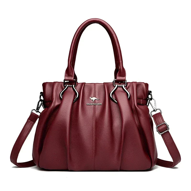 Bolsa crossbody Lucyna de Warszawska Elegancja, estilo diario, en color negro con detalles elegantes y correas ajustables.