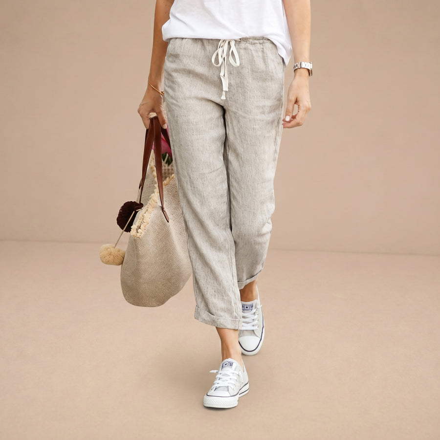 Pantalones casual Alvie de Warszawska Elegancja en color neutro, con corte cómodo y estilo moderno para uso diario.