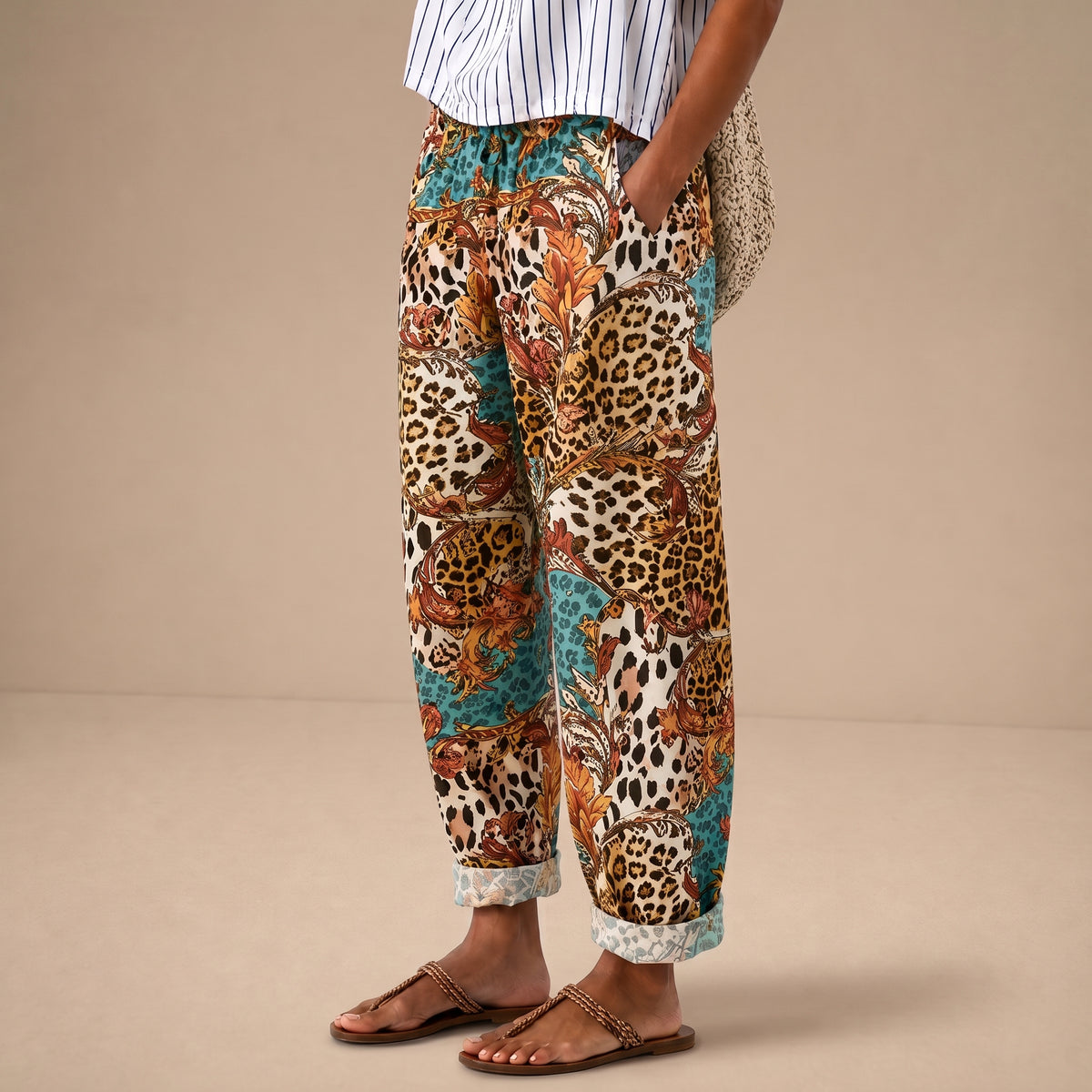 Pantalones Laguna Luxe Comfort de Warszawska Elegancja en color neutro, con diseño elegante y cómodo para mujer.
