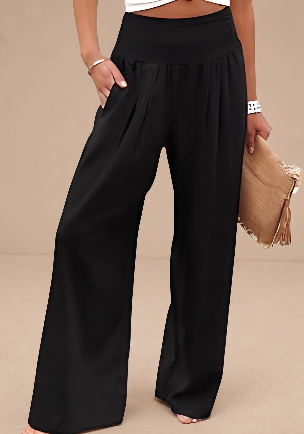 Pantalones anchos Aileen de Warszawska Elegancja, ropa de playa cómoda y moderna, en color blanco con cintura elevada.
