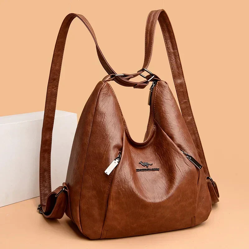 Bolso Karolina de Warszawska Elegancja, en color neutro, con diseño sencillo y elegante, ideal para ocasiones formales.