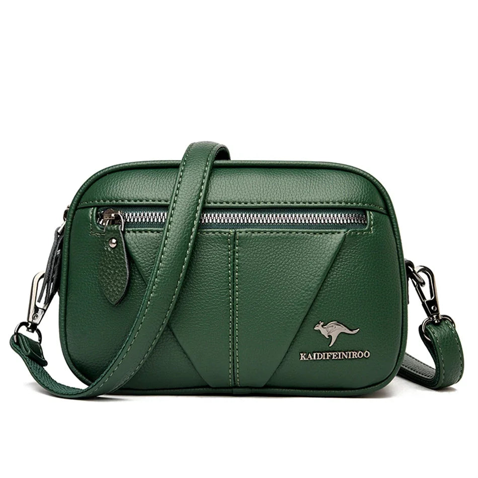 Bolsa compacta de cuero Kamila de Warszawska Elegancja, diseño elegante y resistente para uso diario, vista frontal en color negro.