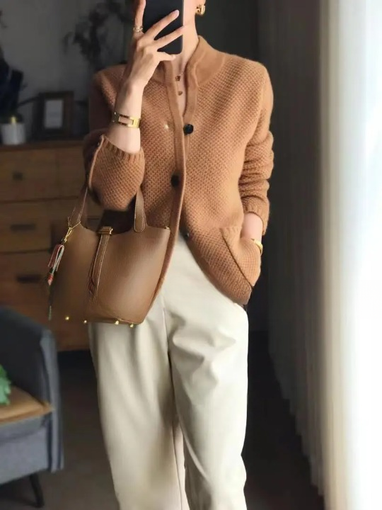 Lucille | Damski kardigan z miękkiego kaszmiru, zapinany na guziki, o klasycznym i eleganckim kroju