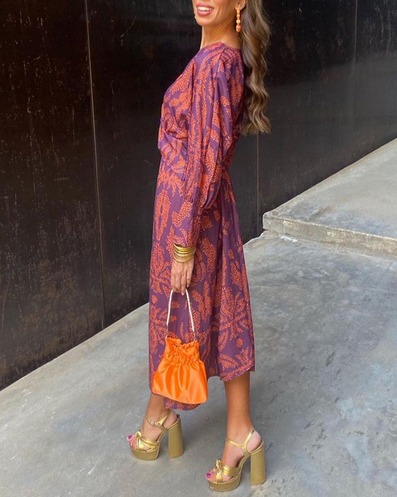 Vestido maxi boho para mujer de Warszawska Elegancja, estilo casual chic con diseño envolvente y elegante.