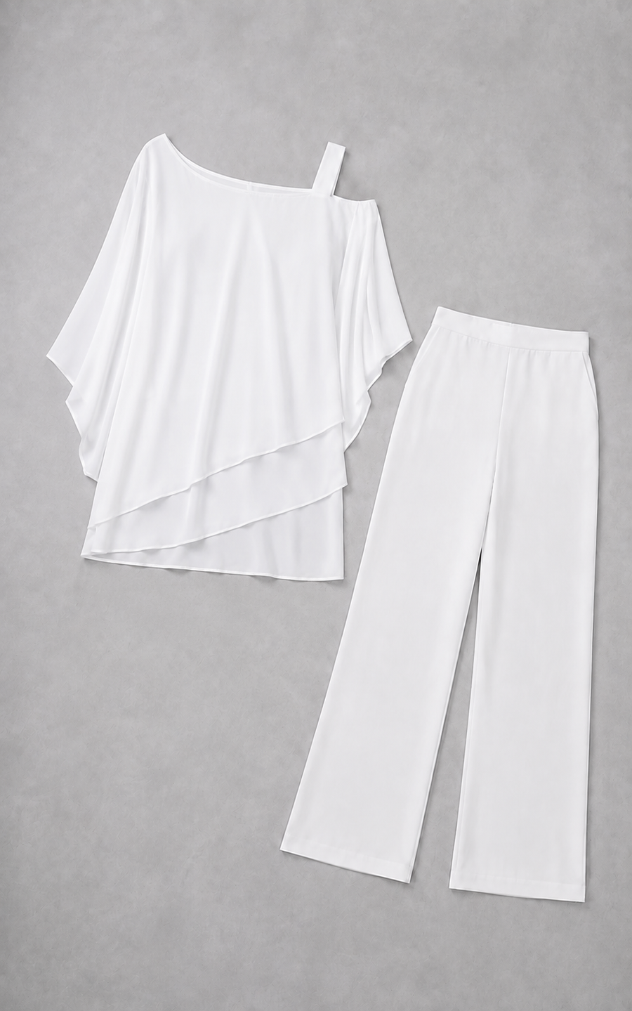 Conjunto de dos piezas Mariella™ de Warszawska Elegancja con diseño en capas y estilo elegante, visible en la imagen.