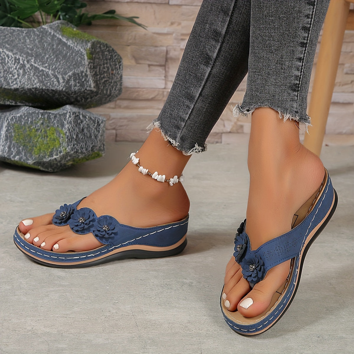 Sandalias ortopédicas Alia de Warszawska Elegancja, con diseño cómodo y elegante, en color neutro.