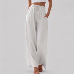 Pantalones cortos de verano elegantes de la marca Warszawska Elegancja, diseño sofisticado y cómodo para mujer.