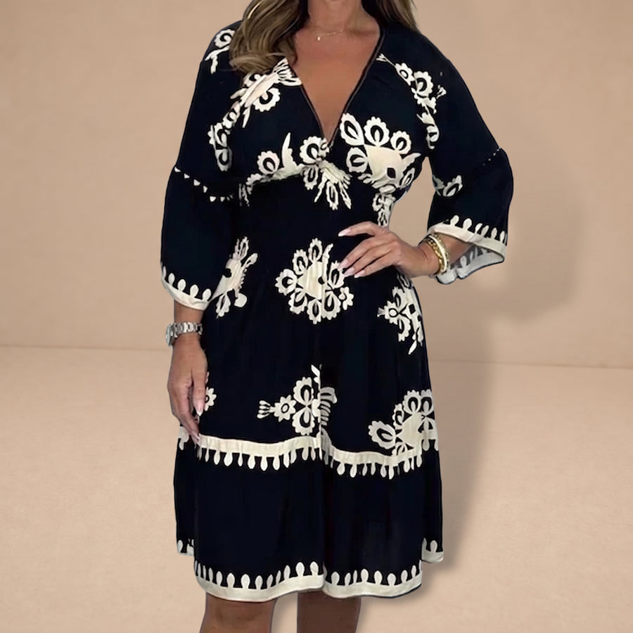 Vestido de verano Iga de Warszawska Elegancja con estampado, mujer, moda elegante y fresca para días cálidos.