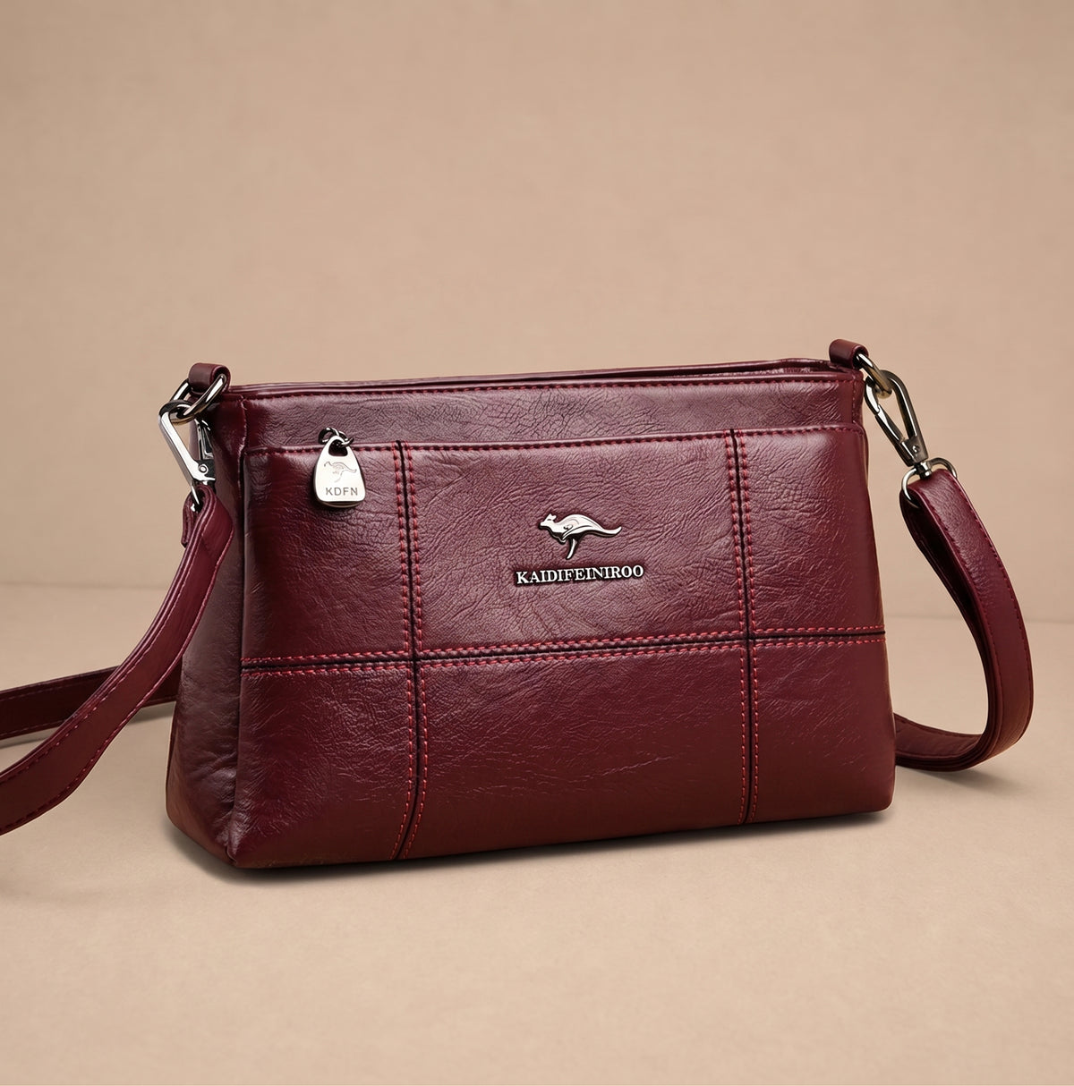 Bolso de hombro Joanna de Warszawska Elegancja con compartimentos y diseño elegante, en color neutro.