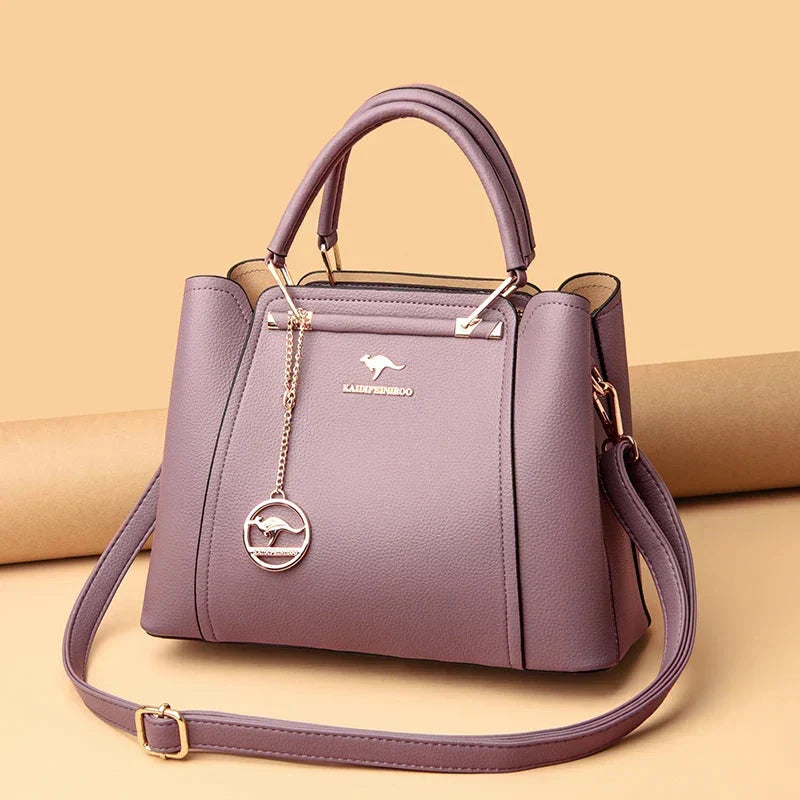 Bolsa de cuero suave para mujer Marzena de Warszawska Elegancja, bolso de hombro y bandolera en color azul con acabado lujoso.