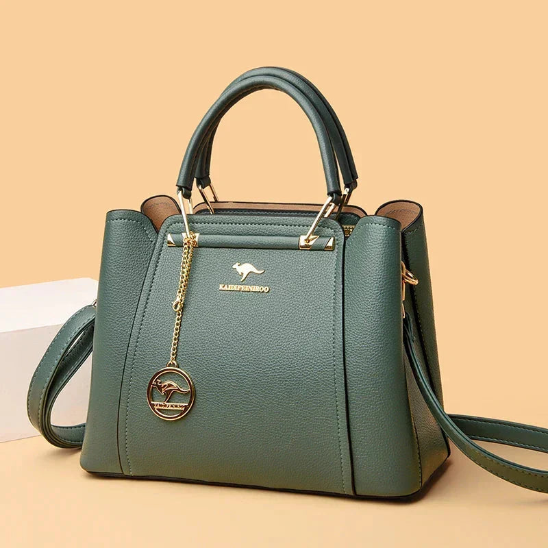 Bolso de mujer de cuero suave y lujoso Marzena Luxa Soft en azul, bolso bandolera y de hombro de estilo elegante.