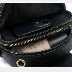 Bolsa de cuero retro Sylwia de Warszawska Elegancja en color azul, estilo clásico y diseño femenino.