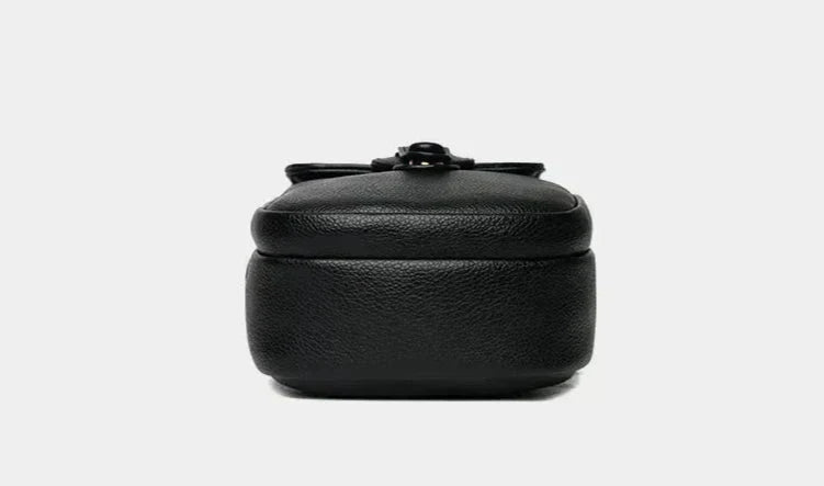 Bolsa de cuero retro Sylwia de Warszawska Elegancja, en color azul, con diseño clásico y detalles elegantes para mujer.