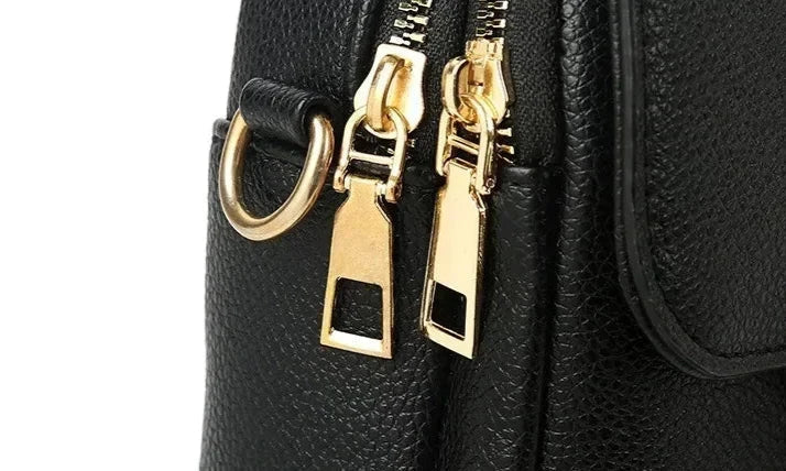 Bolsa de mujer Sylwia de cuero retro azul, diseñada por Warszawska Elegancja, con estilo vintage y detalles elegantes.