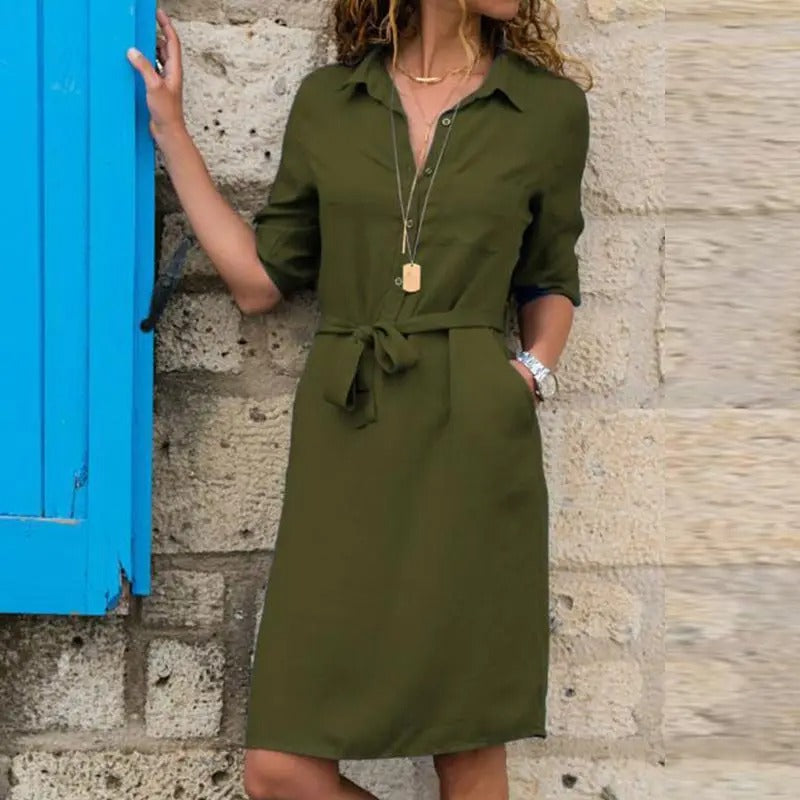 Vestido casual de pierna larga Karolína de Warszawska Elegancja, con estampado y detalles elegantes en tela ligera.